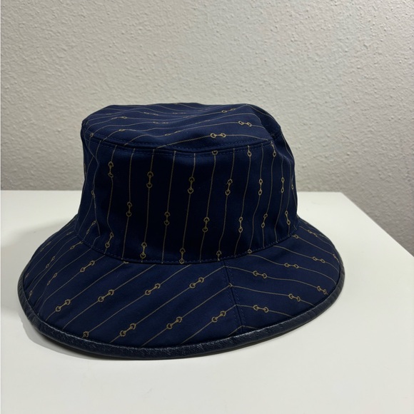 Gucci Reversible GG and Horsebit Bucket hat - Picture 4 of 8